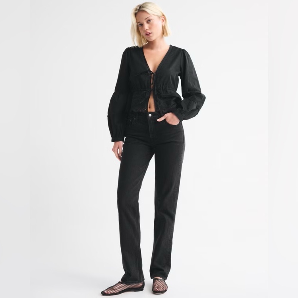 Abercrombie The 90’s Straight Mid Rise Jeans
